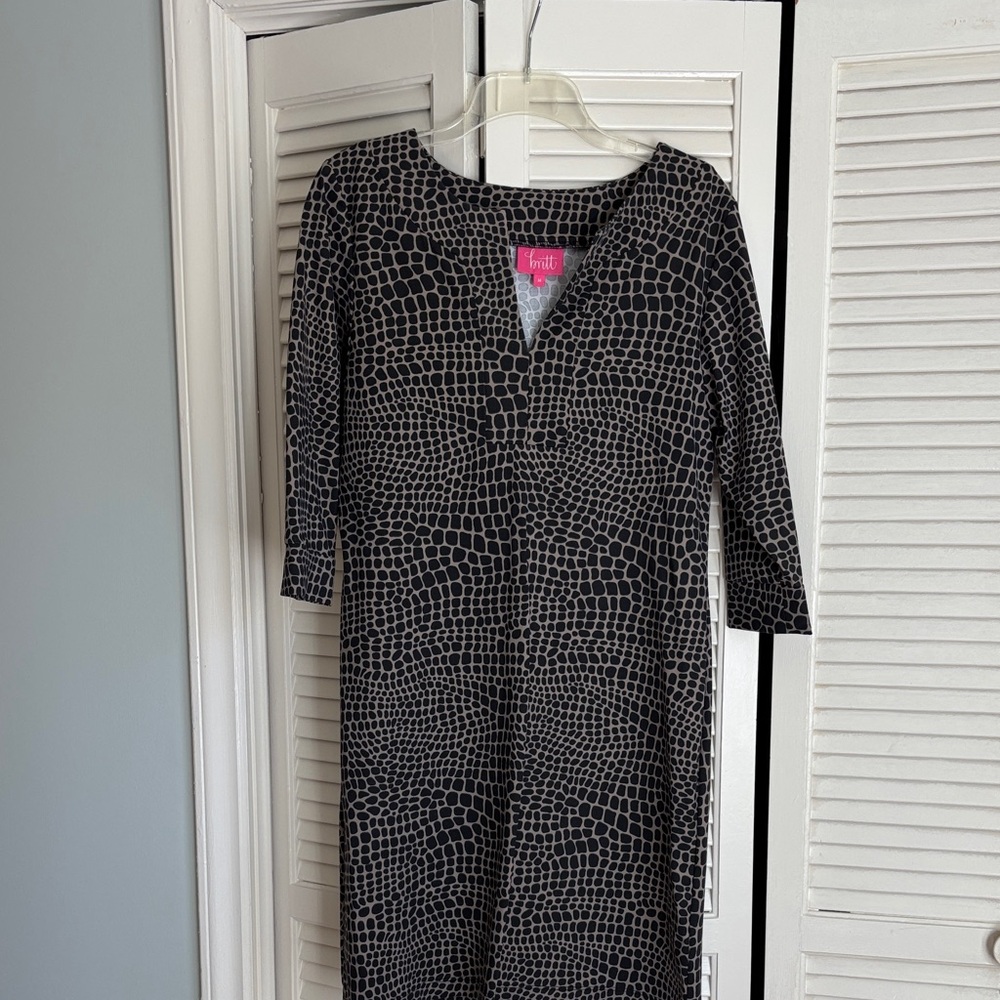 Chic Black and Taupe Patterned Dress